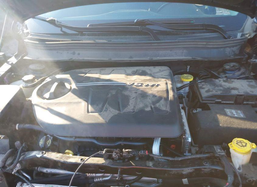 Photo 10 of 2018 Jeep Cherokee LATITUDE PLUS 4X4 (VIN 1C4PJMLX4JD521342)