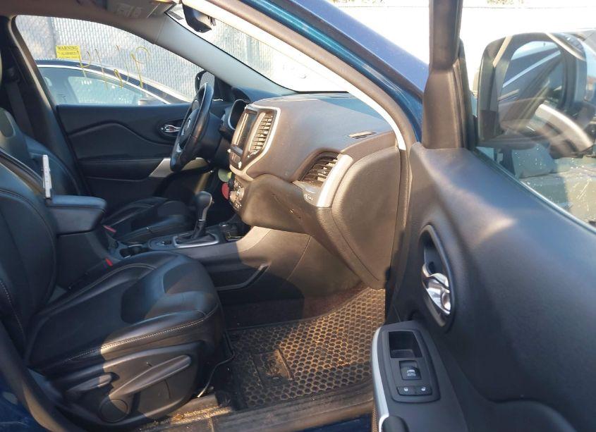 Photo 5 of 2018 Jeep Cherokee LATITUDE PLUS 4X4 (VIN 1C4PJMLX4JD521342)