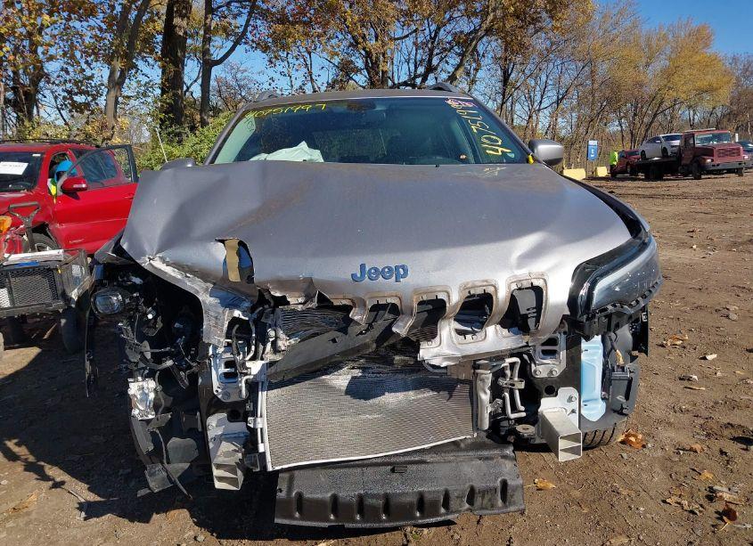 Photo 12 of 2019 Jeep Cherokee LATITUDE PLUS 4X4 (VIN 1C4PJMLX4KD127745)