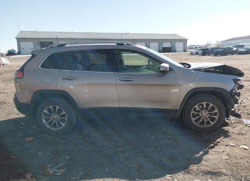 Photo 13 of 2019 Jeep Cherokee LATITUDE PLUS 4X4 (VIN 1C4PJMLX4KD127745)