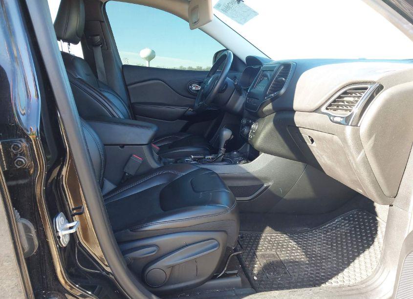 Photo 5 of 2019 Jeep Cherokee ALTITUDE 4X4 (VIN 1C4PJMLX4KD389300)