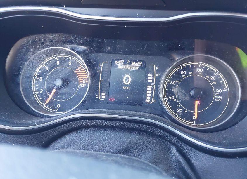 Photo 7 of 2019 Jeep Cherokee ALTITUDE 4X4 (VIN 1C4PJMLX4KD389300)