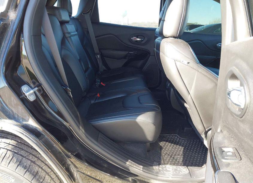 Photo 8 of 2019 Jeep Cherokee ALTITUDE 4X4 (VIN 1C4PJMLX4KD389300)