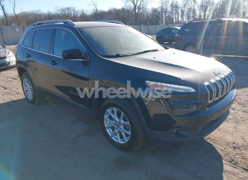 2018 Jeep Cherokee LATITUDE PLUS 4X4 (VIN 1C4PJMLX5JD526713) main photo
