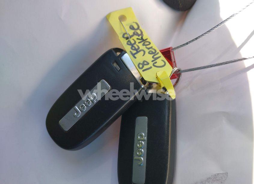 Photo 11 of 2018 Jeep Cherokee LATITUDE PLUS 4X4 (VIN 1C4PJMLX5JD526713)