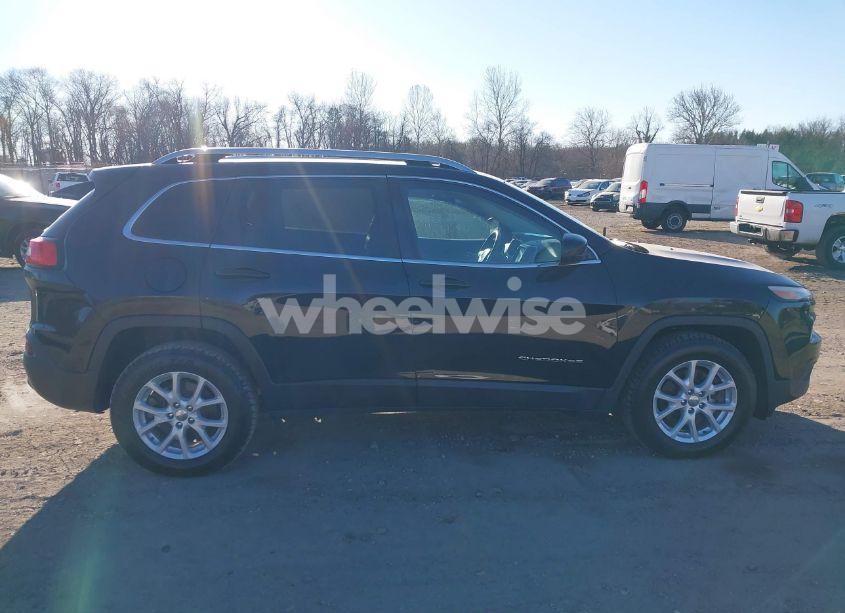 Photo 13 of 2018 Jeep Cherokee LATITUDE PLUS 4X4 (VIN 1C4PJMLX5JD526713)
