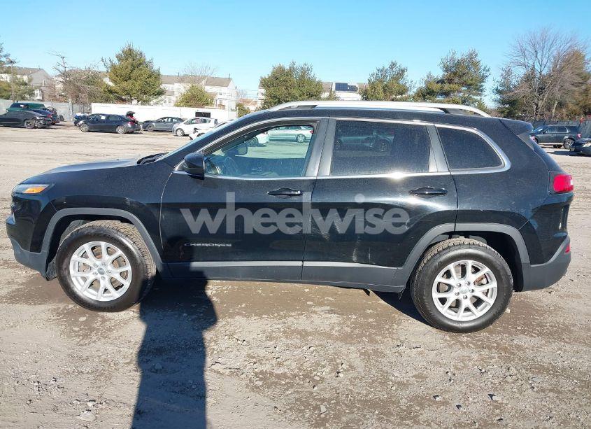 Photo 14 of 2018 Jeep Cherokee LATITUDE PLUS 4X4 (VIN 1C4PJMLX5JD526713)