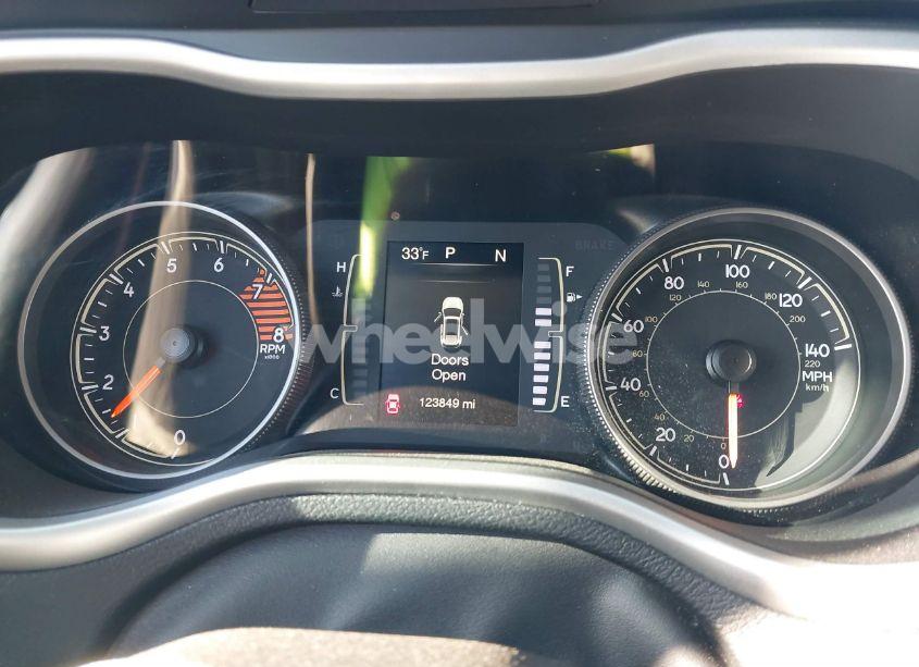 Photo 15 of 2018 Jeep Cherokee LATITUDE PLUS 4X4 (VIN 1C4PJMLX5JD526713)