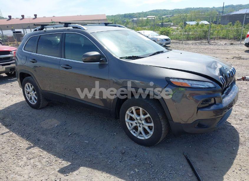 2018 Jeep Cherokee LATITUDE PLUS 4X4 (VIN 1C4PJMLX5JD603290) main photo