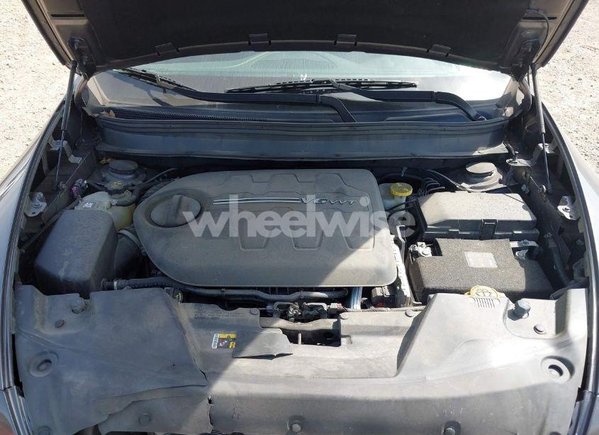 Photo 10 of 2018 Jeep Cherokee LATITUDE PLUS 4X4 (VIN 1C4PJMLX5JD603290)