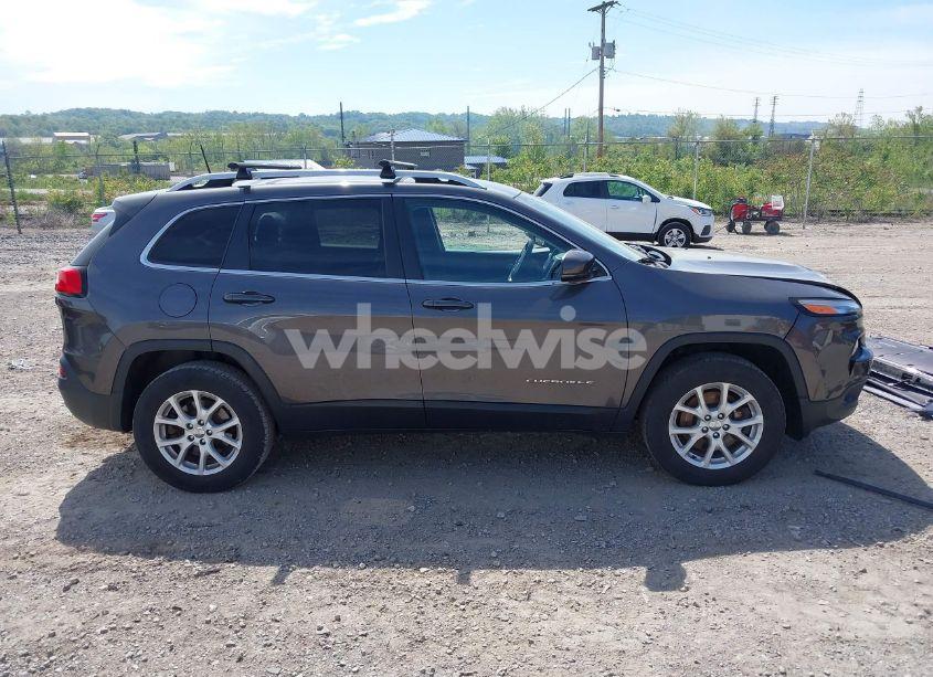 Photo 14 of 2018 Jeep Cherokee LATITUDE PLUS 4X4 (VIN 1C4PJMLX5JD603290)