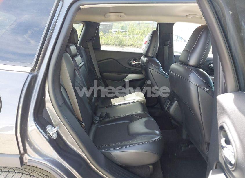 Photo 8 of 2018 Jeep Cherokee LATITUDE PLUS 4X4 (VIN 1C4PJMLX5JD603290)