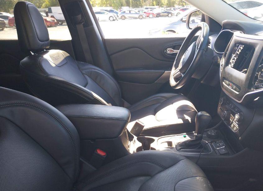 Photo 5 of 2020 Jeep Cherokee LATITUDE LUX 4X4 (VIN 1C4PJMLX6LD642277)