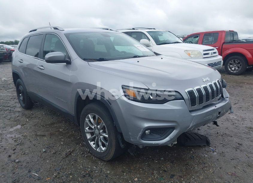 2019 Jeep Cherokee LATITUDE PLUS 4X4 (VIN 1C4PJMLX7KD104542) main photo