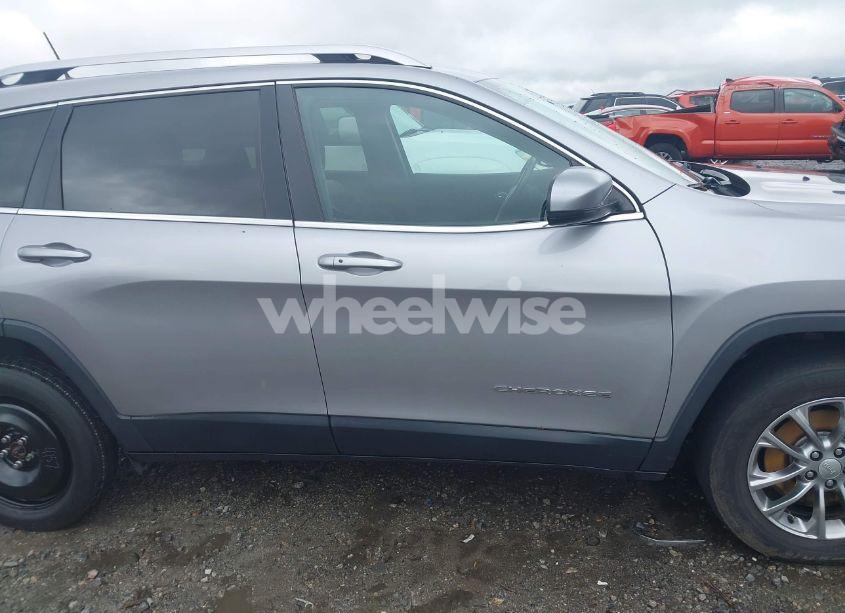 Photo 14 of 2019 Jeep Cherokee LATITUDE PLUS 4X4 (VIN 1C4PJMLX7KD104542)