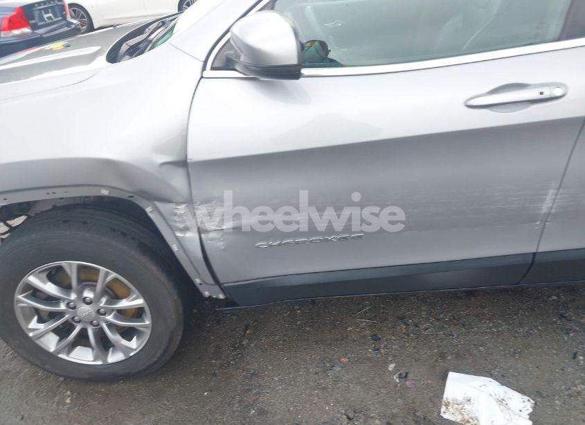 Photo 19 of 2019 Jeep Cherokee LATITUDE PLUS 4X4 (VIN 1C4PJMLX7KD104542)