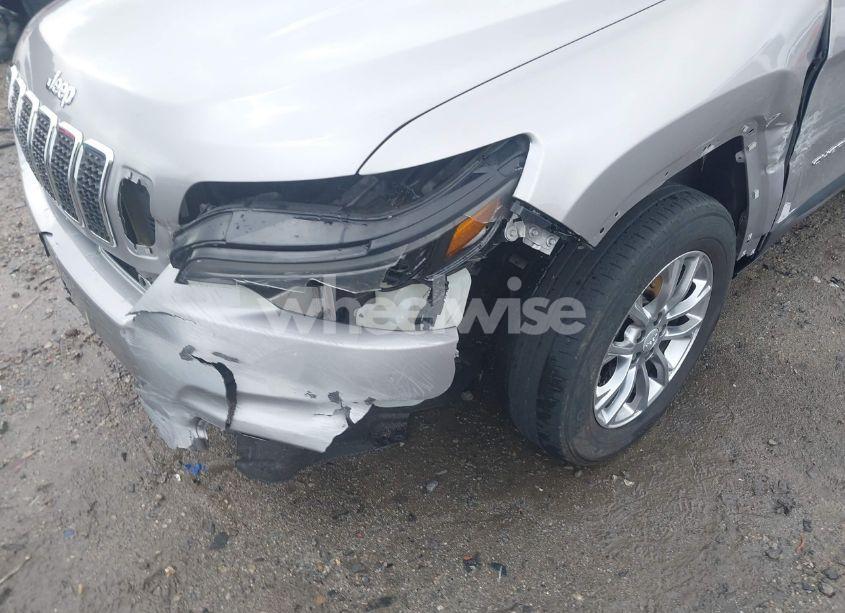 Photo 20 of 2019 Jeep Cherokee LATITUDE PLUS 4X4 (VIN 1C4PJMLX7KD104542)