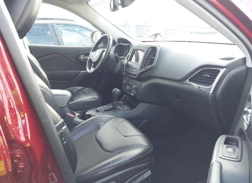 Photo 5 of 2019 Jeep Cherokee LATITUDE PLUS 4X4 (VIN 1C4PJMLX7KD371180)