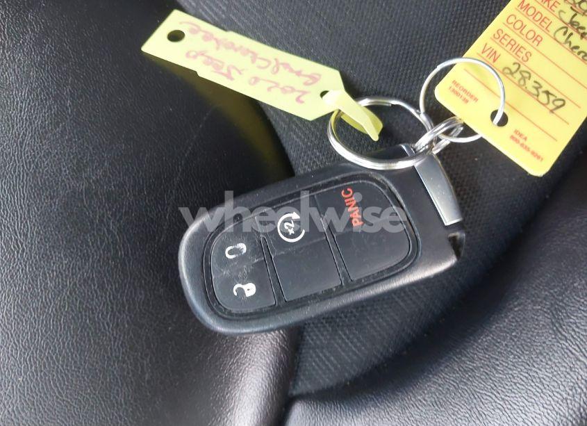 Photo 11 of 2020 Jeep Cherokee LATITUDE PLUS 4X4 (VIN 1C4PJMLX7LD593719)