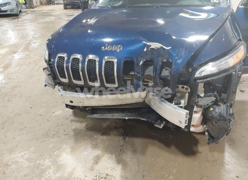 Photo 6 of 2018 Jeep Cherokee LATITUDE PLUS 4X4 (VIN 1C4PJMLX8JD516080)