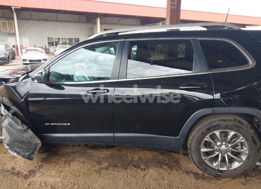 Photo 13 of 2019 Jeep Cherokee LATITUDE PLUS 4X4 (VIN 1C4PJMLX8KD267426)