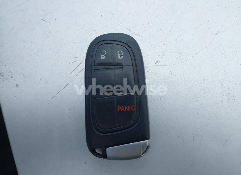 Photo 11 of 2019 Jeep Cherokee LATITUDE PLUS 4X4 (VIN 1C4PJMLX8KD330606)