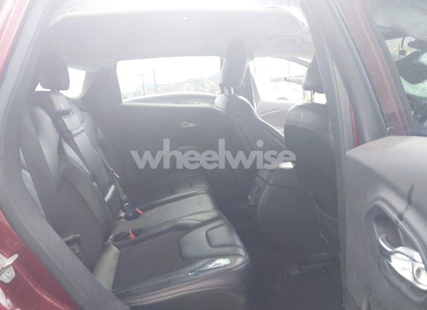 Photo 8 of 2019 Jeep Cherokee LATITUDE PLUS 4X4 (VIN 1C4PJMLX8KD330606)