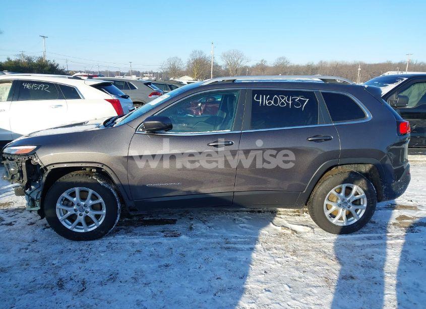 Photo 15 of 2018 Jeep Cherokee LATITUDE PLUS 4X4 (VIN 1C4PJMLX9JD501751)