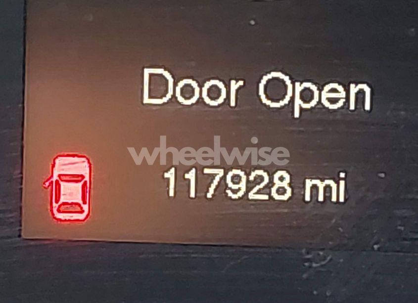 Photo 16 of 2018 Jeep Cherokee LATITUDE PLUS 4X4 (VIN 1C4PJMLX9JD501751)