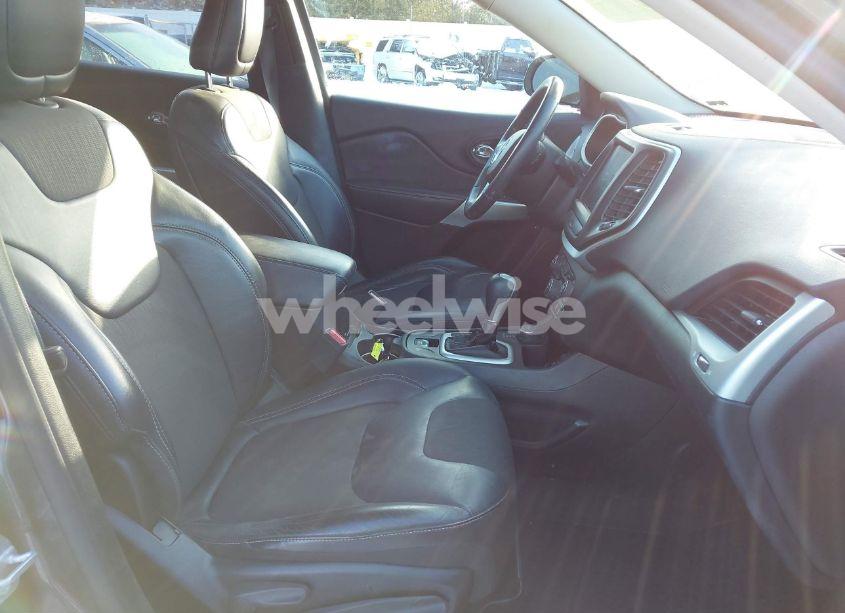 Photo 5 of 2018 Jeep Cherokee LATITUDE PLUS 4X4 (VIN 1C4PJMLX9JD501751)