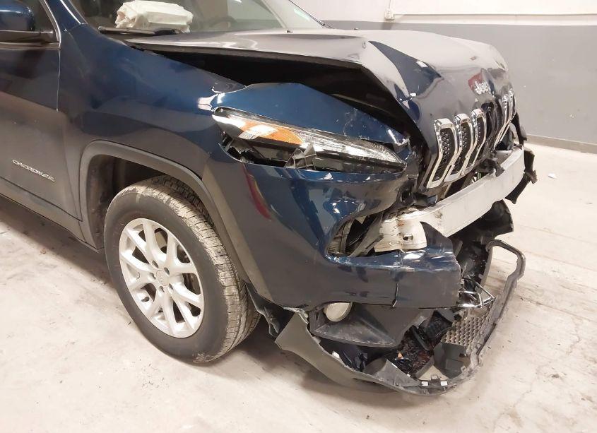 Photo 18 of 2018 Jeep Cherokee LATITUDE PLUS 4X4 (VIN 1C4PJMLX9JD548472)