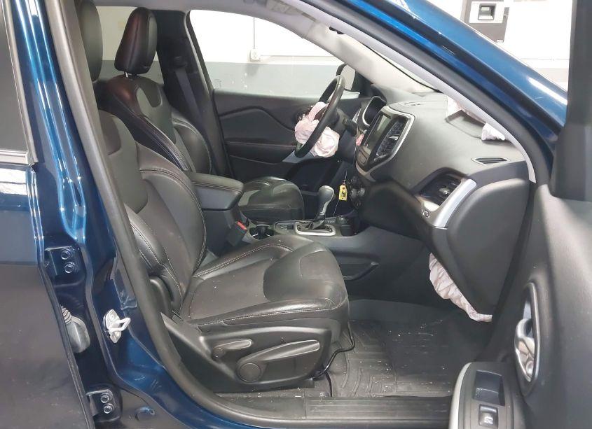 Photo 5 of 2018 Jeep Cherokee LATITUDE PLUS 4X4 (VIN 1C4PJMLX9JD548472)