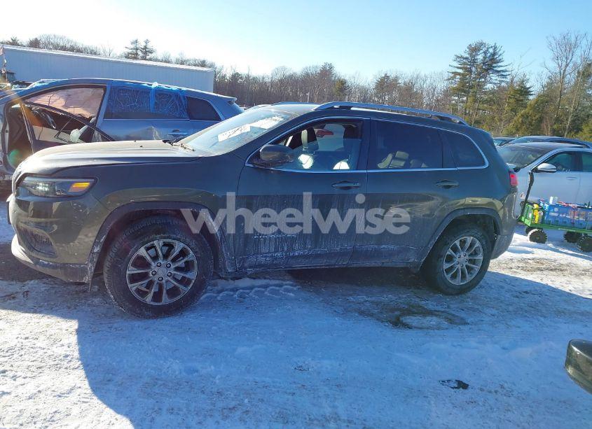 Photo 14 of 2019 Jeep Cherokee LATITUDE PLUS 4X4 (VIN 1C4PJMLX9KD245208)