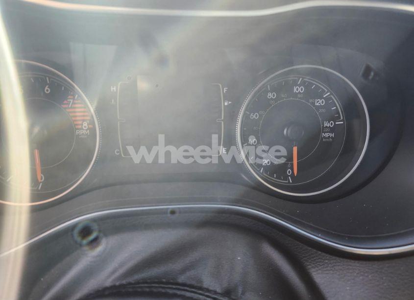 Photo 7 of 2019 Jeep Cherokee (VIN 1C4PJMLXXKD105619)