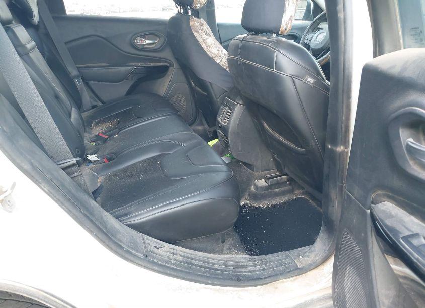 Photo 8 of 2019 Jeep Cherokee ALTITUDE 4X4 (VIN 1C4PJMLXXKD281974)