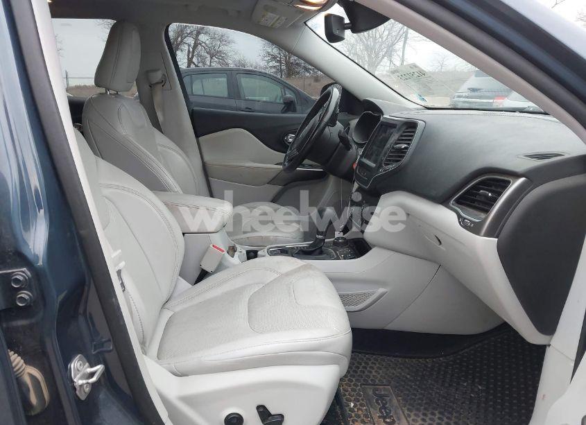 Photo 5 of 2021 Jeep Cherokee LATITUDE LUX 4X4 (VIN 1C4PJMMN4MD126966)