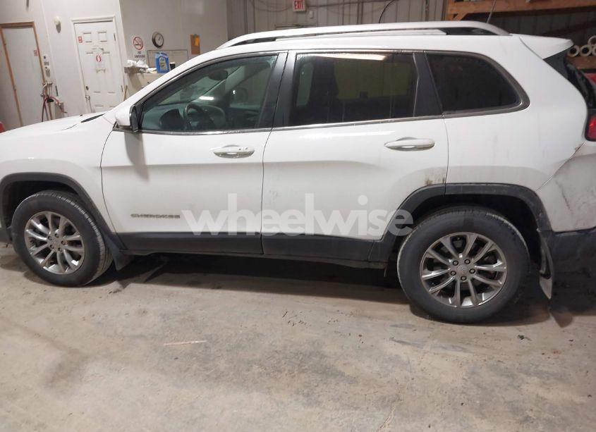 Photo 14 of 2021 Jeep Cherokee LATITUDE LUX 4X4 (VIN 1C4PJMMX1MD239016)