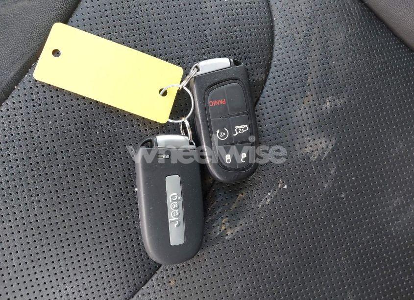 Photo 11 of 2021 Jeep Cherokee LATITUDE LUX 4X4 (VIN 1C4PJMMXXMD232663)