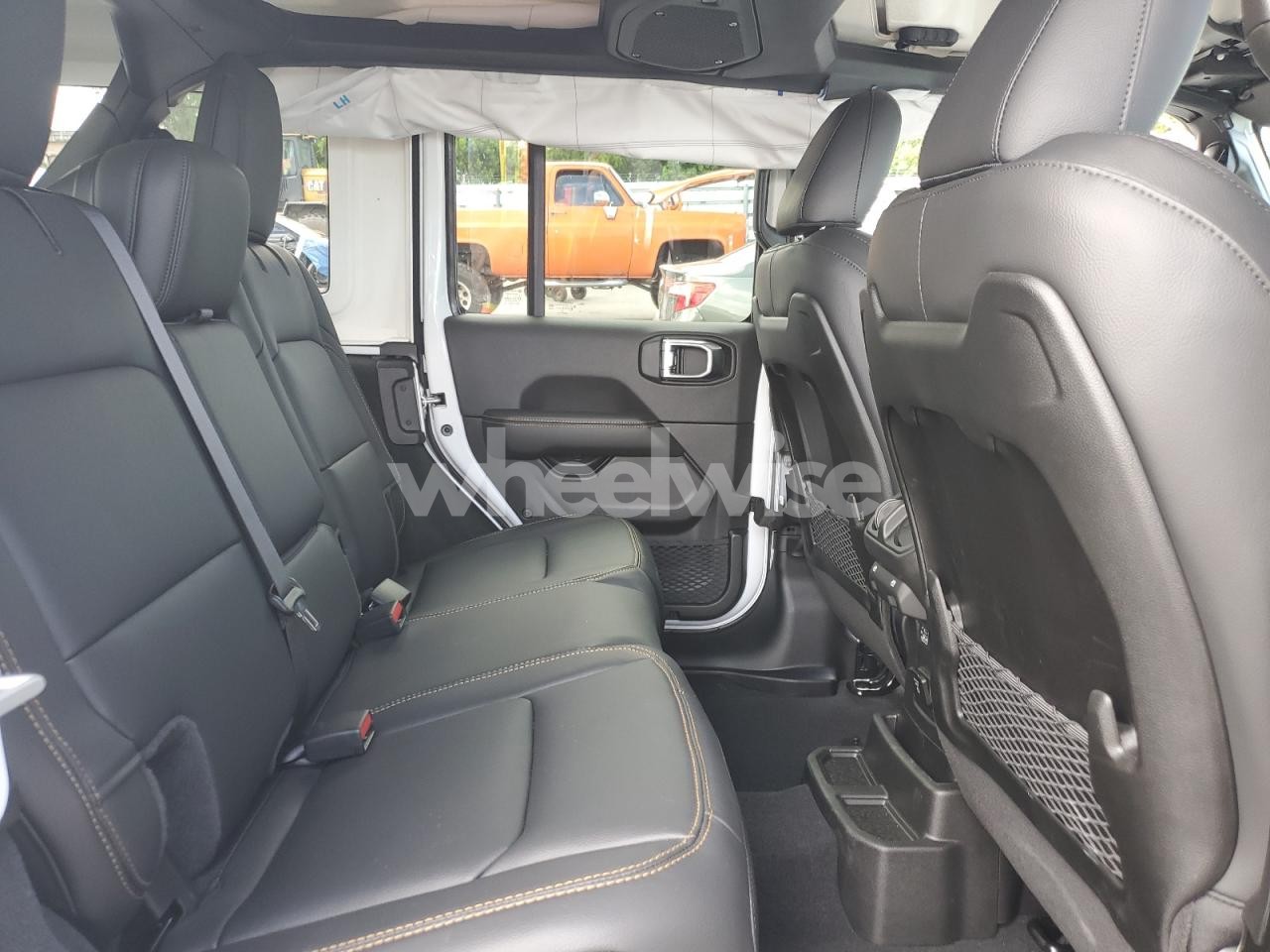 Photo 10 of 2025 JEEP WRANGLER SAHARA (VIN 1C4PJXEG5SW618165)