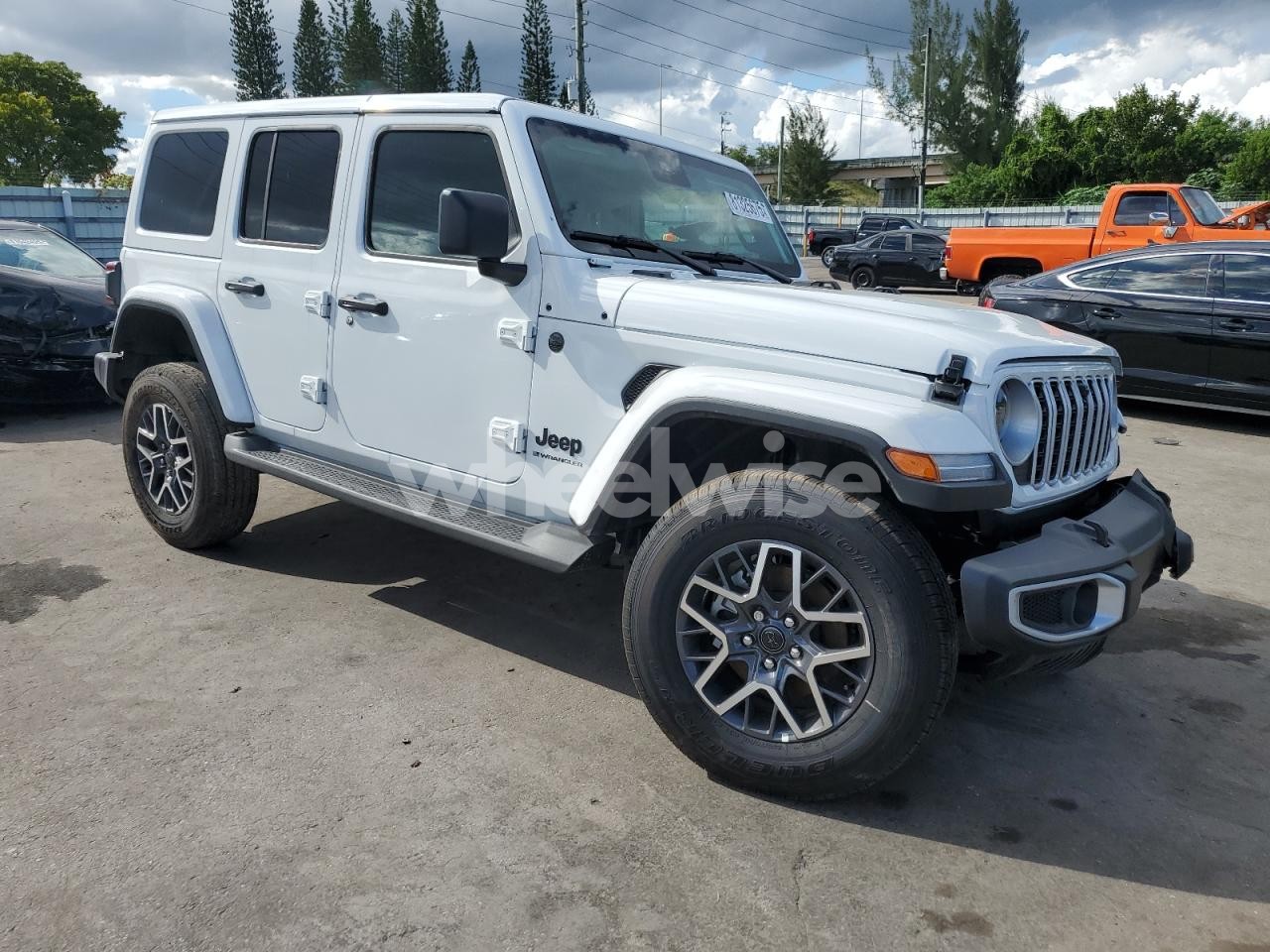 Photo 4 of 2025 JEEP WRANGLER SAHARA (VIN 1C4PJXEG5SW618165)