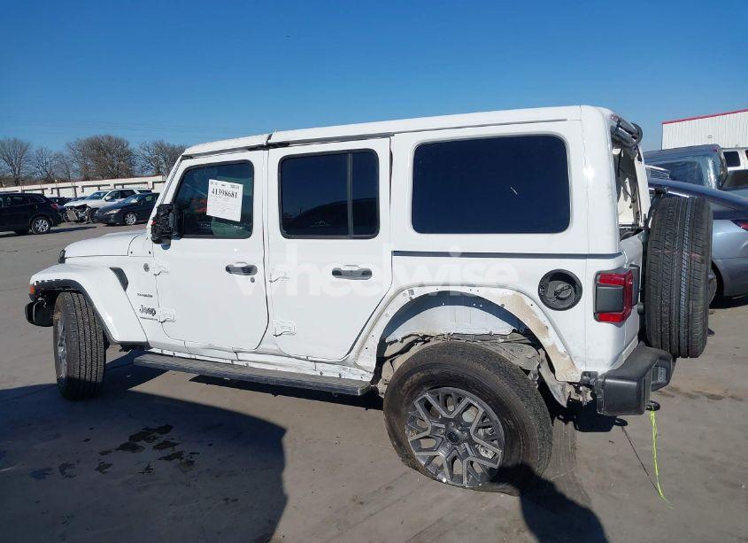 Photo 15 of 2024 Jeep Wrangler 4-DOOR SAHARA 4X4 (VIN 1C4PJXEGXRW364527)