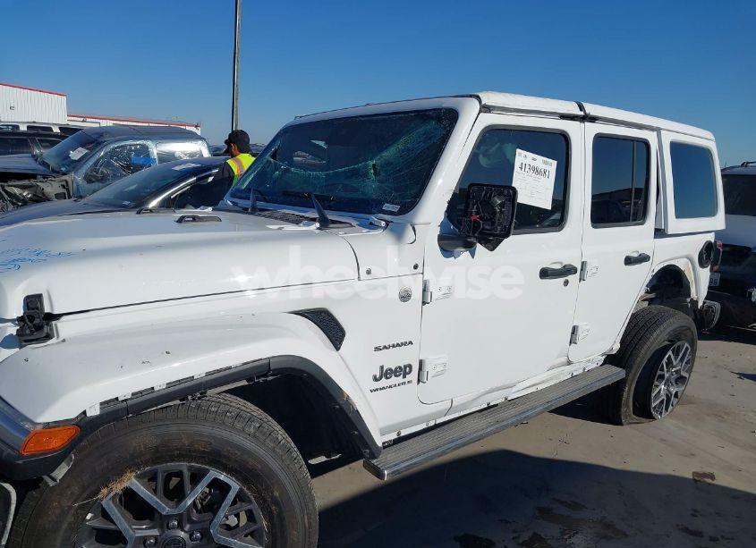 Photo 6 of 2024 Jeep Wrangler 4-DOOR SAHARA 4X4 (VIN 1C4PJXEGXRW364527)