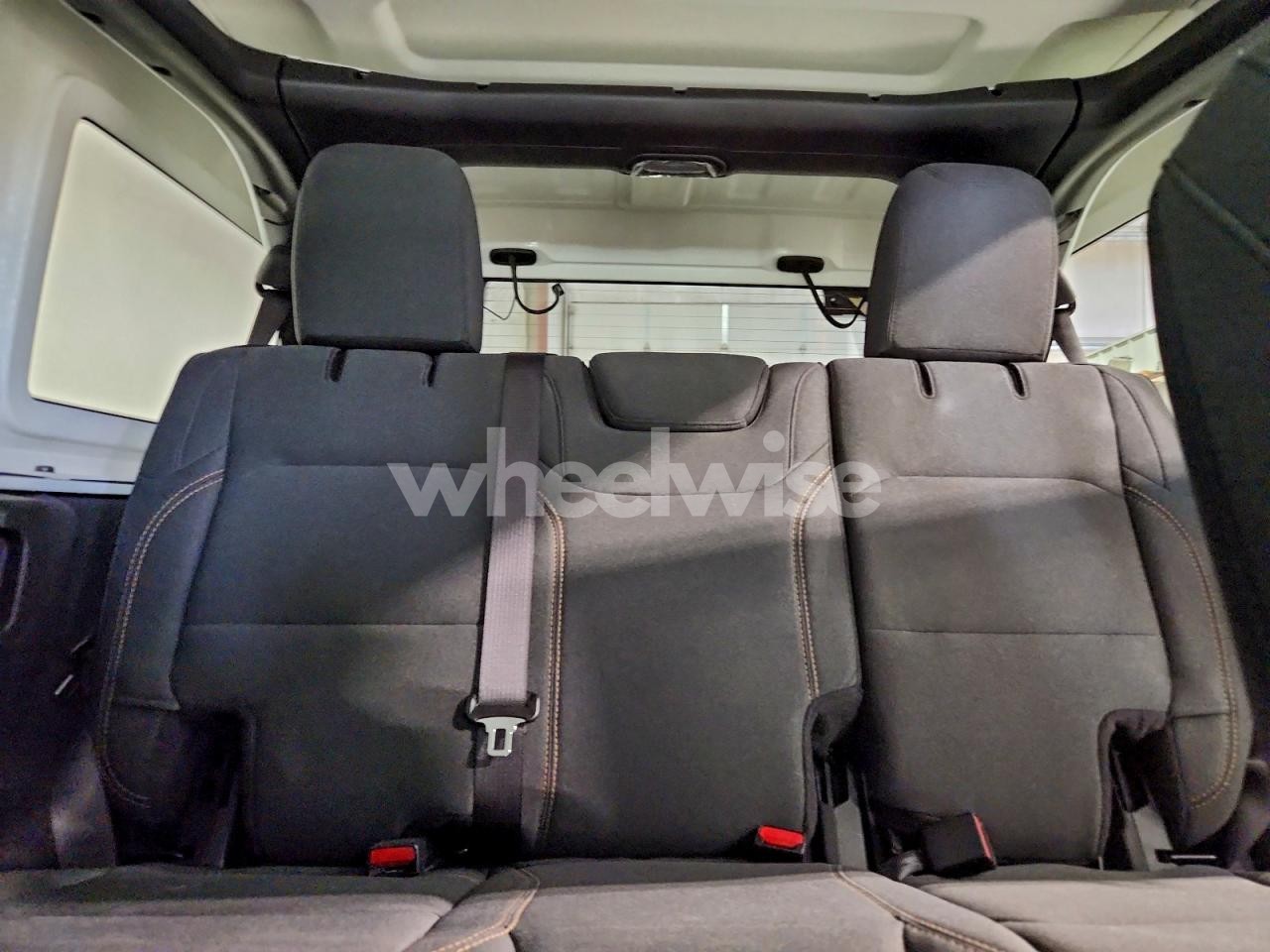 Photo 10 of 2025 JEEP WRANGLER SAHARA (VIN 1C4PJXEN1SW589097)