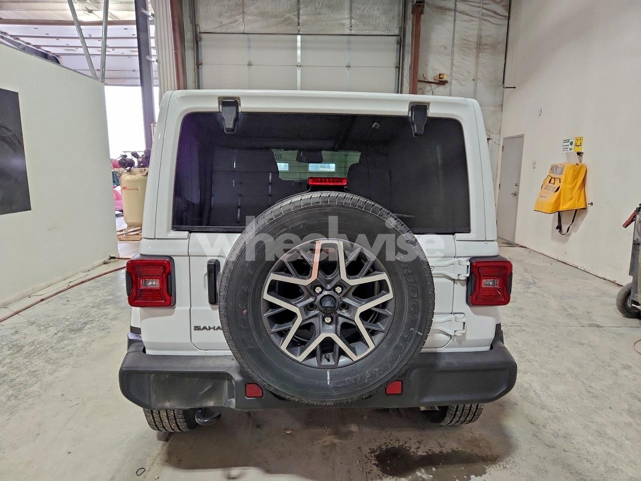 Photo 6 of 2025 JEEP WRANGLER SAHARA (VIN 1C4PJXEN1SW589097)