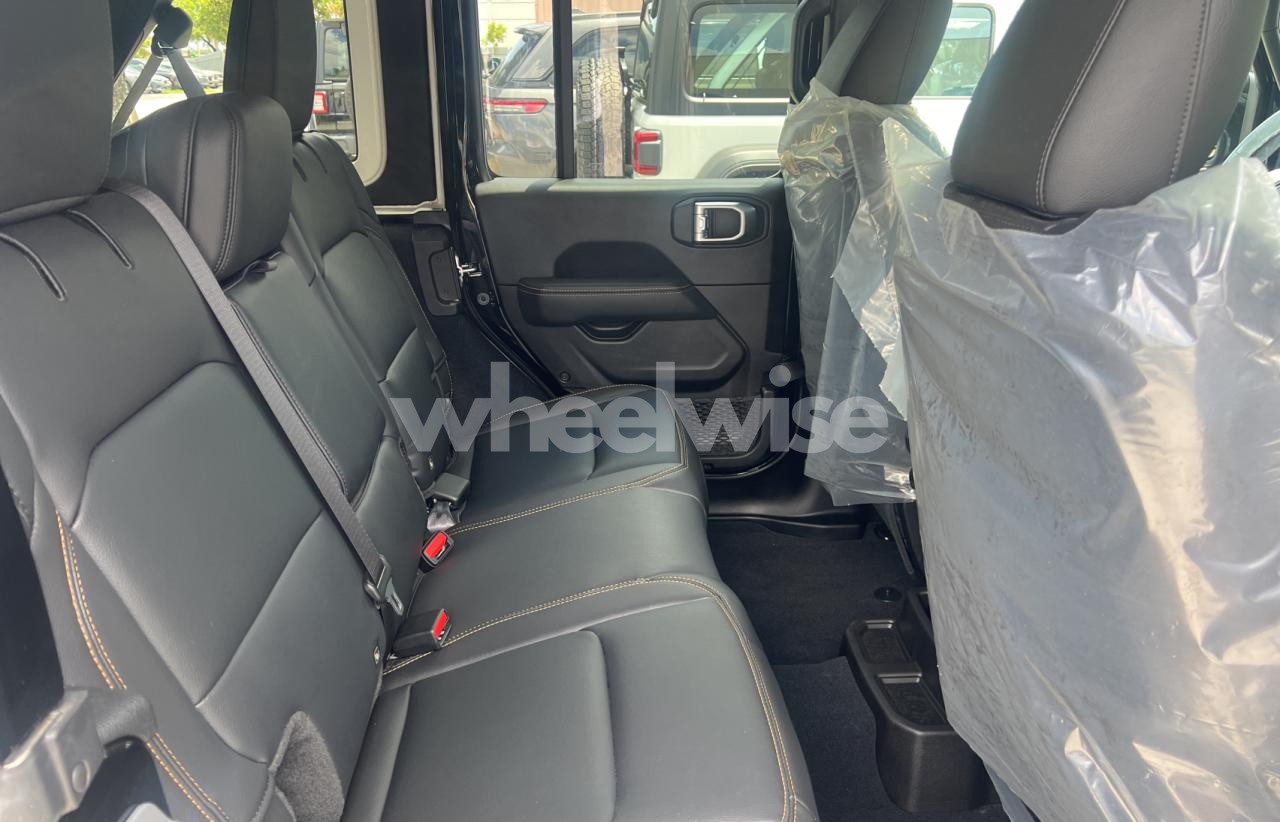 Photo 6 of 2024 JEEP WRANGLER SAHARA (VIN 1C4PJXEN2RW250259)