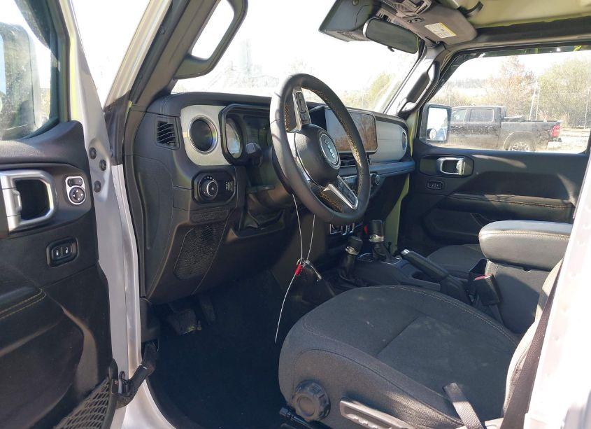 Photo 12 of 2024 Jeep Wrangler 4-DOOR SAHARA 4X4 (VIN 1C4PJXEN4RW111301)