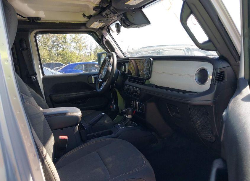 Photo 5 of 2024 Jeep Wrangler 4-DOOR SAHARA 4X4 (VIN 1C4PJXEN4RW111301)