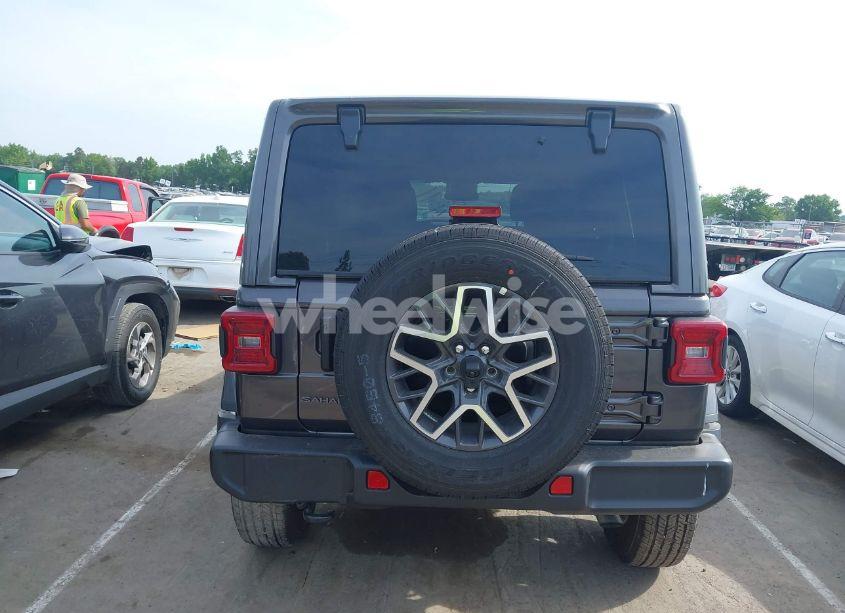 Photo 16 of 2025 Jeep Wrangler 4-DOOR SAHARA 4X4 (VIN 1C4PJXEN5SW525130)