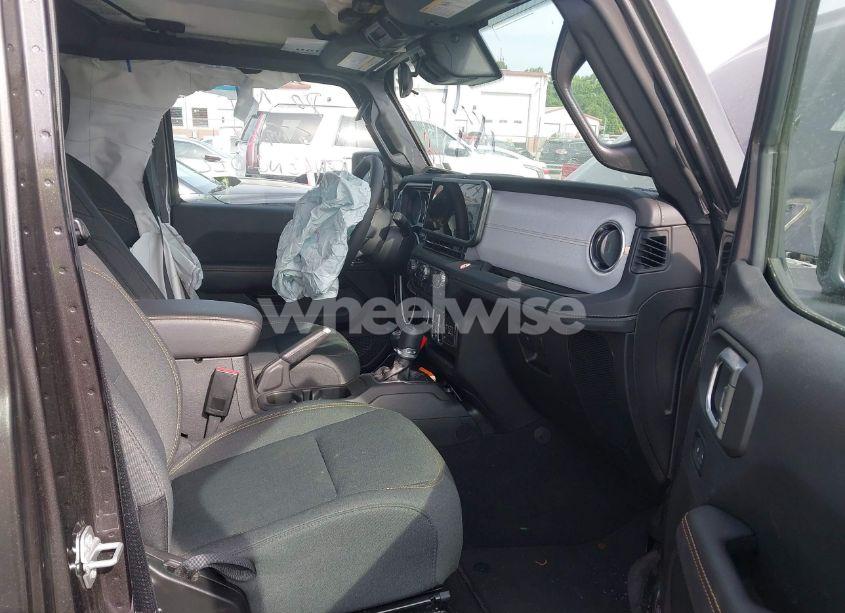 Photo 5 of 2025 Jeep Wrangler 4-DOOR SAHARA 4X4 (VIN 1C4PJXEN5SW525130)