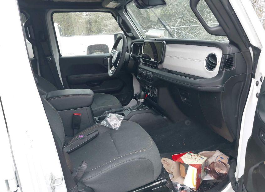 Photo 5 of 2024 Jeep Wrangler 4-DOOR SAHARA 4X4 (VIN 1C4PJXEN6RW114572)